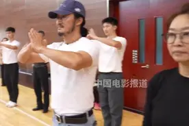 吴京担任中央戏剧学院动作表演专业指导老师图片