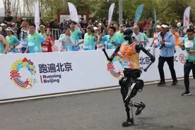 人形机器人加速进化图片