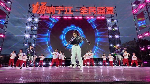伯都讷风味之旅收官夜：乡音乡情燃爆全场 松原籍名人共谱盛夏终章