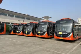 中秋假期，武汉各大火车站周边公交线路增加车次图片