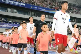 “苏超梗王”常州主场未赛先热，当地媒体：海内存知己，无谓几比几图片