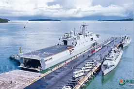 中国军舰靠泊柬埔寨云壤港 “金龙-2025”联合演习将展开图片