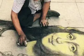 独腿画家从兰桂：“流浪的达芬奇”画了三千余幅《蒙娜丽莎》图片