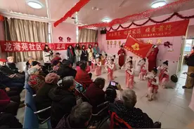 童心汇演，点亮老人欢乐时光图片