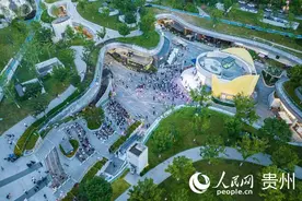 贵阳路边音乐会上的“中欧和弦”图片