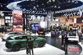 一年没出险，新能源汽车保费“不降反升”图片