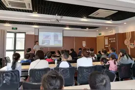 “玩转”科创，亲子建筑小分队打造“太阳能小木屋”图片