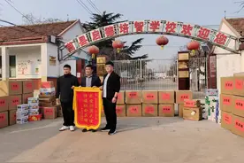 以善行发光，一群青年的爱心接力图片