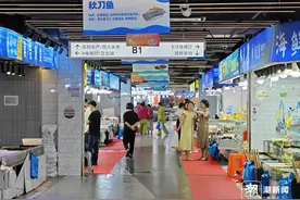 休渔期禁售首日，想吃海鲜选择依然不少，帝王蟹还降价了图片