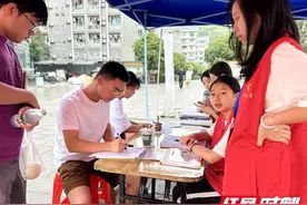 青春热血铸大爱，张家界学院学生无偿献血显担当图片