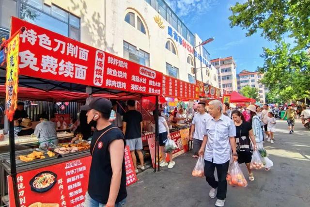 清晨五点，威海人还没醒，威海这两条路却早已挤满了外地车！