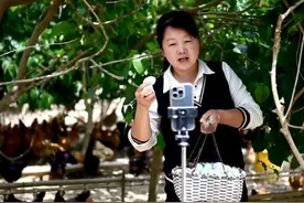 扎根乡村十余载，“新农人”夫妻闯出“无抗”养殖致富路图片