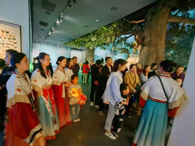国庆中秋假期，商洛市开展99项近600场文旅活动