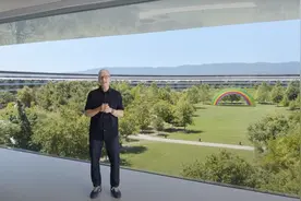 苹果史上最大规模软件设计更新：iOS 26发布，向第三方开放AI模型图片