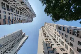 居委会兼任业委会，推动上海长宁这个小区高龄电梯全部换新图片