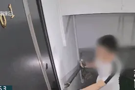 事发上海一小区！居民吓坏：深夜有男子在家门口行踪诡异 警方介入，结果意想不到图片