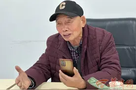 又潮又帅！西安85岁老人骑着平衡车舞双龙 被多处邀请表演图片