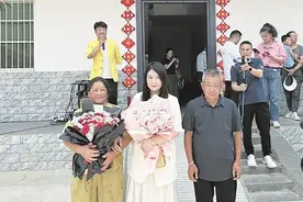 女子遭窃报警 意外找到亲生父母图片