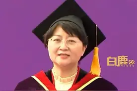 儿子清华大学毕业典礼上聆听“学姐妈妈”寄语：请放下你的优越感，从零开始图片