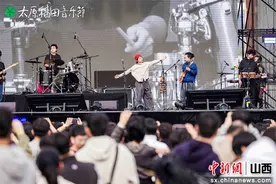 2024太原稻田音乐节燃情开唱 万人狂欢图片