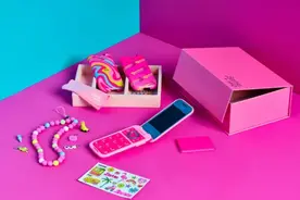 HMD 芭比联名主题翻盖功能机发布，复古风格“拉满”图片