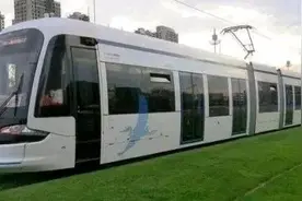 济南第一条有轨电车，也是山东第一条跨黄河有轨电车，预计明年底通车运营图片