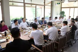 从一杯桑叶茶+咖啡 四川乐至如何端出助企发展的诚意图片