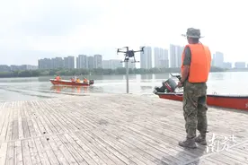 打好防汛“主动仗”！顺德组织2025年民兵防汛救援训练图片