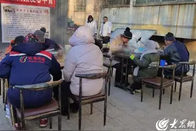 潍有正能量｜寒冷冬日里，坊子大集上的免费早餐温暖心田图片