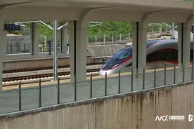 广汕高铁通车倒计时，惠州4站18条线路322辆公交车对接图片