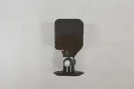 自称碍于年龄差距不敢表白，00后男子潜入女同事家安装摄像头偷窥图片