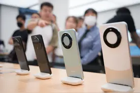 一人限购一台！华为Mate 60 Pro销售火爆，旗舰店预约至少等一周图片