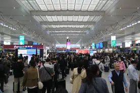 五一酒店价格翻倍吓退打工人！这个捡漏方法你试过了吗？ | 五一出游热图片