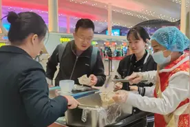 广州白云机场：打造“不一样”的年味春运图片
