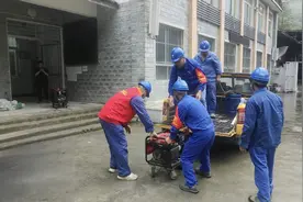 线路双回改造，助力乡村振兴图片