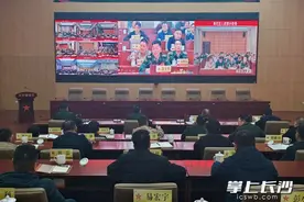 长沙市2025年征兵暨民兵工作电视电话会议召开图片