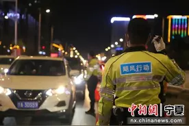 宁夏银川公安多举措破解“停车难、出行堵”难题图片