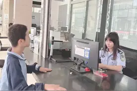 武穴公安：户籍窗口“不打烊”，为民服务“不缺位”图片