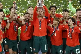 葡萄牙点球大战战胜西班牙，队史第二次夺得欧国联冠军，40岁C罗破门，收获生涯第36冠图片