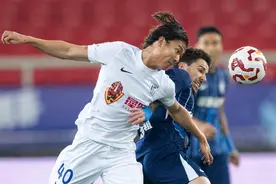 再现精彩逆转！武汉三镇主场绝平大连英博图片