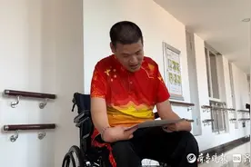 济南市社会福利院的00后轮椅“飞鱼”：从零开始勇摘两项第一名图片