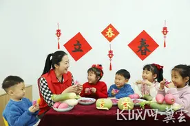 唐山丰润：“咬春”迎立春图片