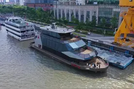 邮轮、客渡船、游览船……黄浦江上形态各异的船舶您都见过吗？图片