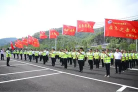 济南公交集团启动“安全生产月”综合应急演练暨平安车队创建活动图片