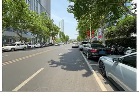 南京眼│路内停车位价格贵抢不到，路外停车位却“吃不饱” 河西CBD停车难在哪？图片