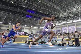 比赛首日，他们点赞：“场地特别好、氛围超级好！”图片