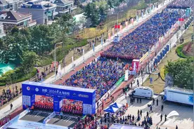 万人竞享 在“荣马”奔向春天！达因·2024荣成马拉松燃情开跑图片
