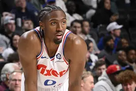 马克西：格里姆斯总是表现积极 他攻防两端能力出众图片