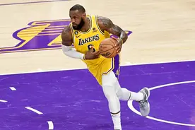 巴克利：詹姆斯拥有体育史上最伟大的故事图片