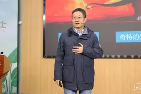 小学课文《飞向蓝天的恐龙》院士作者来到合肥讲恐龙图片